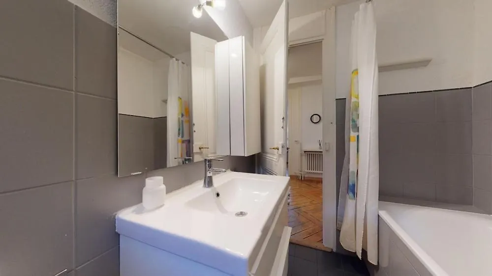 Very Nice Apartment In Les Paquis Close To The Famous Jet D'Eau ジュネーブ スイス