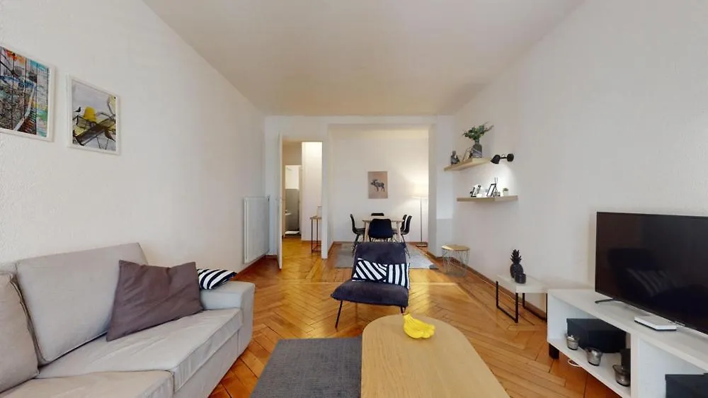 Very Nice Apartment In Les Paquis Close To The Famous Jet D'Eau ジュネーブ
