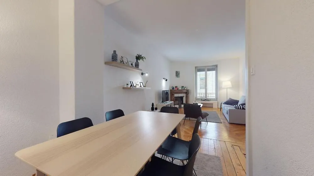 Very Nice Apartment In Les Paquis Close To The Famous Jet D'Eau ジュネーブ