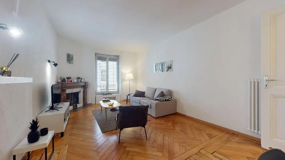 Very Nice Apartment In Les Paquis Close To The Famous Jet D'Eau ジュネーブ