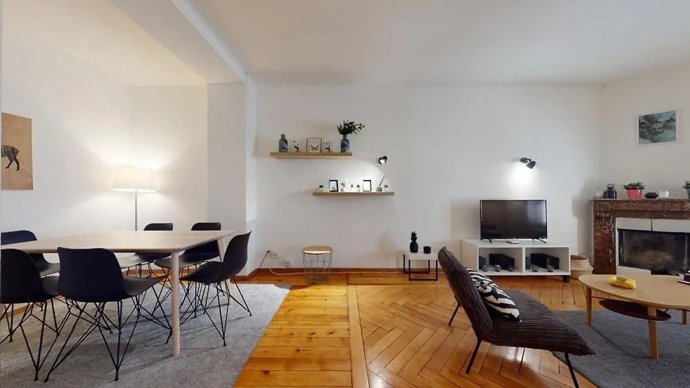 Very Nice Apartment In Les Paquis Close To The Famous Jet D'Eau ジュネーブ スイス